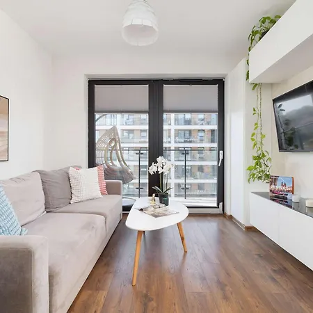 아파트 Light Grey In Cracow With Furnished Balcony By Renters *