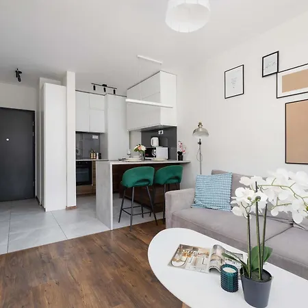 דירה Light Grey In Cracow With Furnished Balcony By Renters *