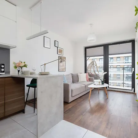 דירה Light Grey In Cracow With Furnished Balcony By Renters *